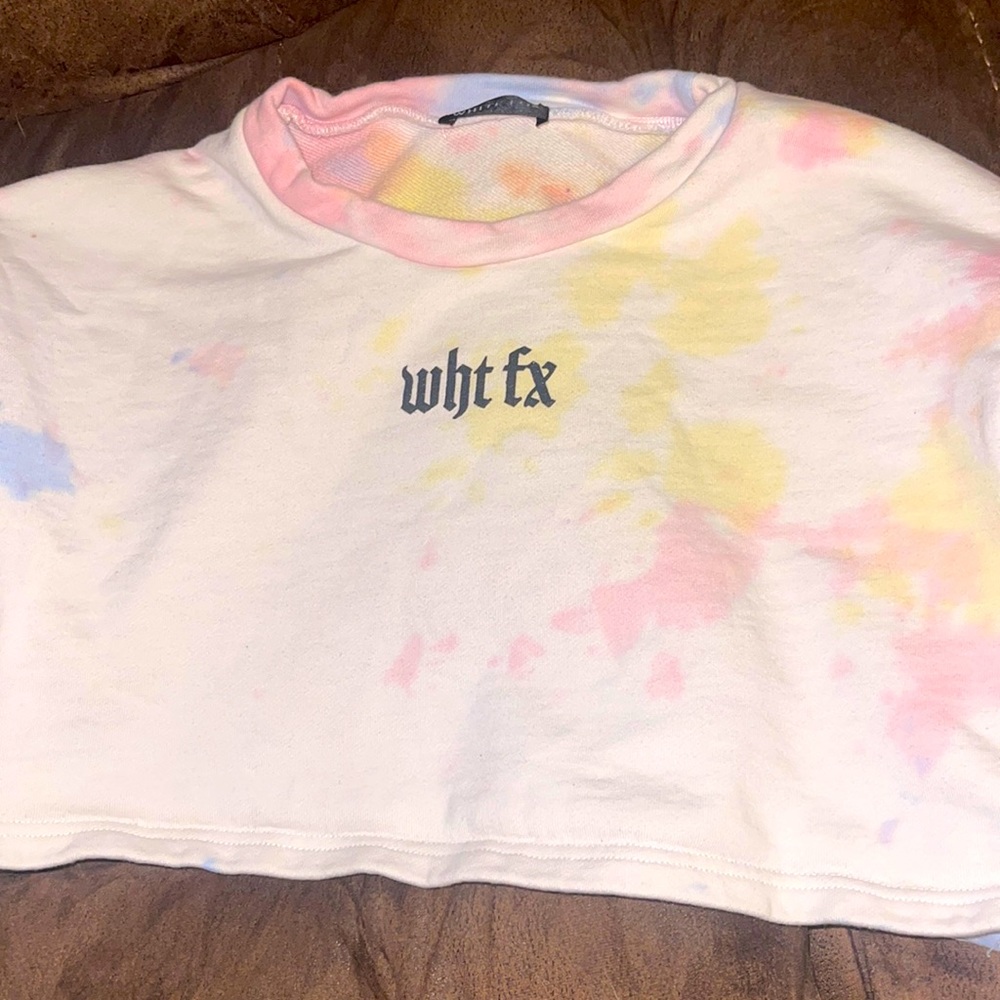 women’s white fox tie dye cropped long sleeve